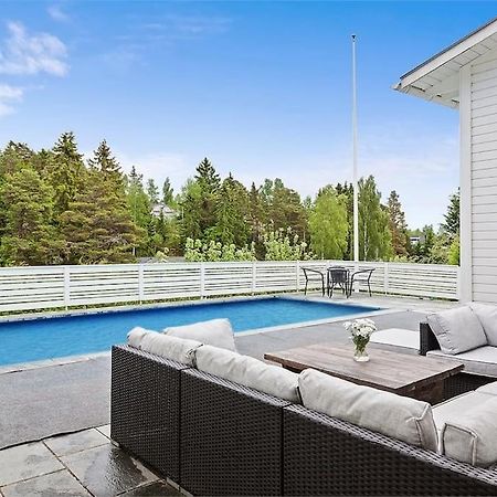 Villa Med Pool Och Bara 600M Till Havet! Труса Экстерьер фото