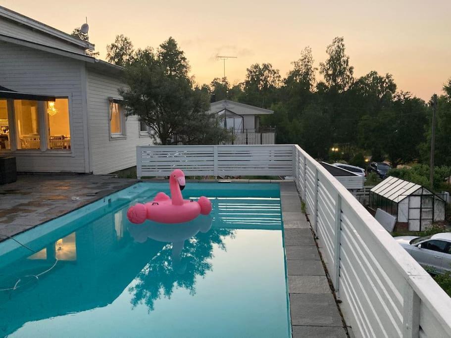Villa Med Pool Och Bara 600M Till Havet! Труса Экстерьер фото