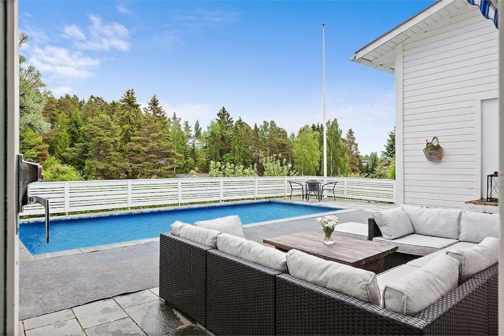 Villa Med Pool Och Bara 600M Till Havet! Труса Экстерьер фото